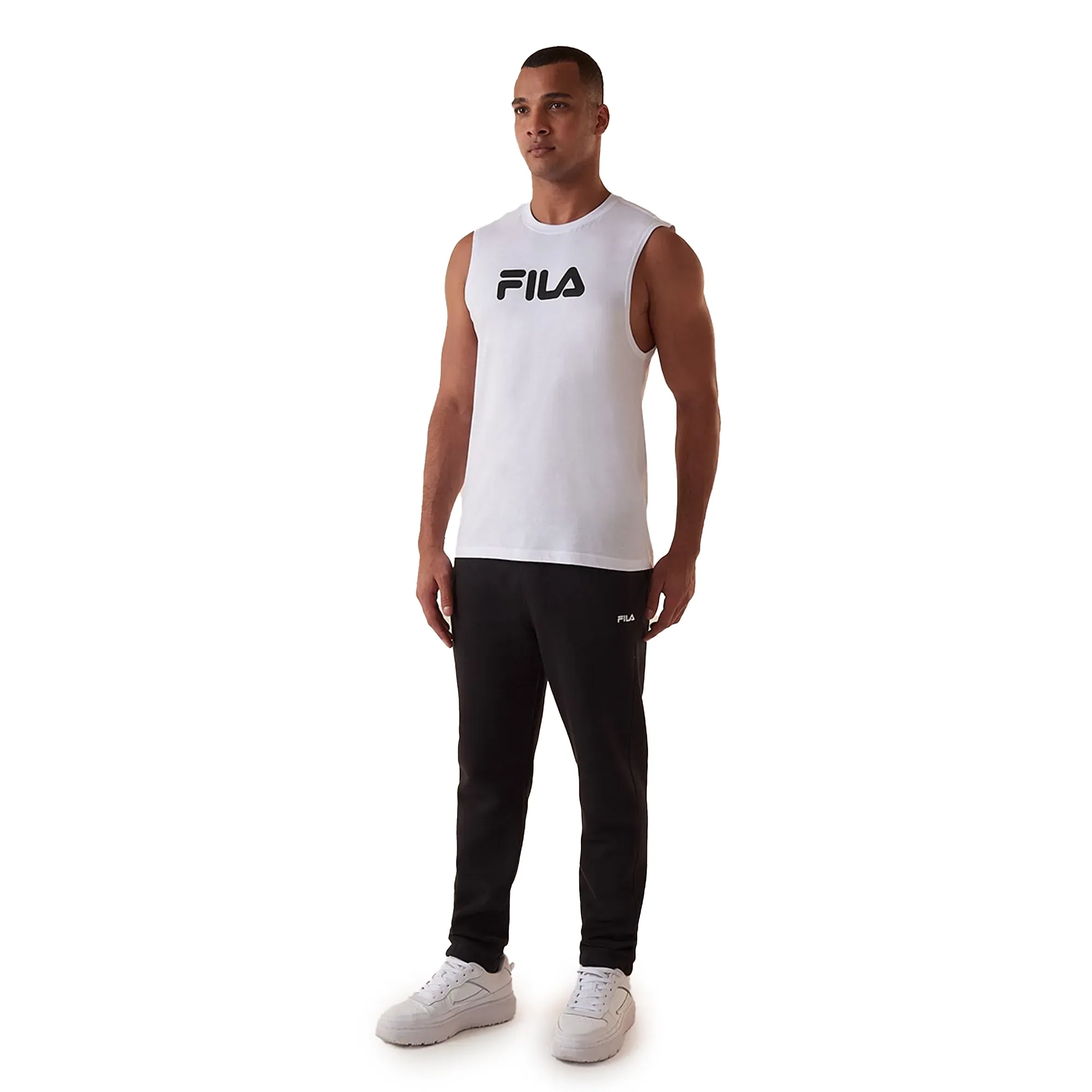 Calça jogging masculina preta Fila Classic B vista lateral com ajuste confortável
